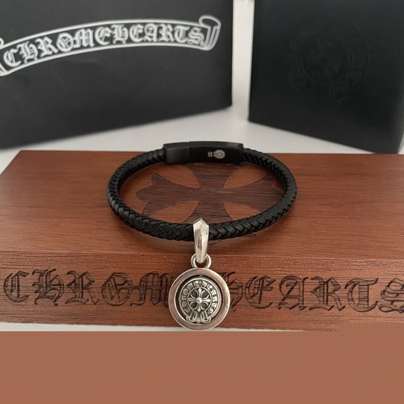 Ch**me He**ts necklaces